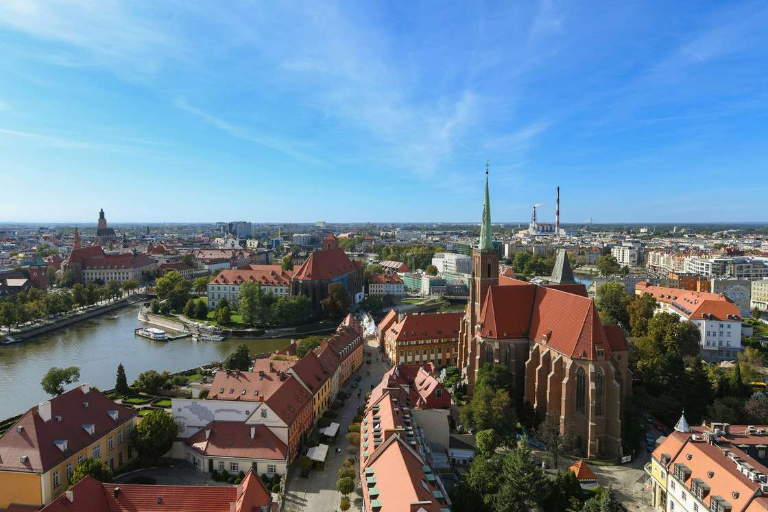 Wrocław from above: the Oder, Cathedral Island and the Old Town roofs